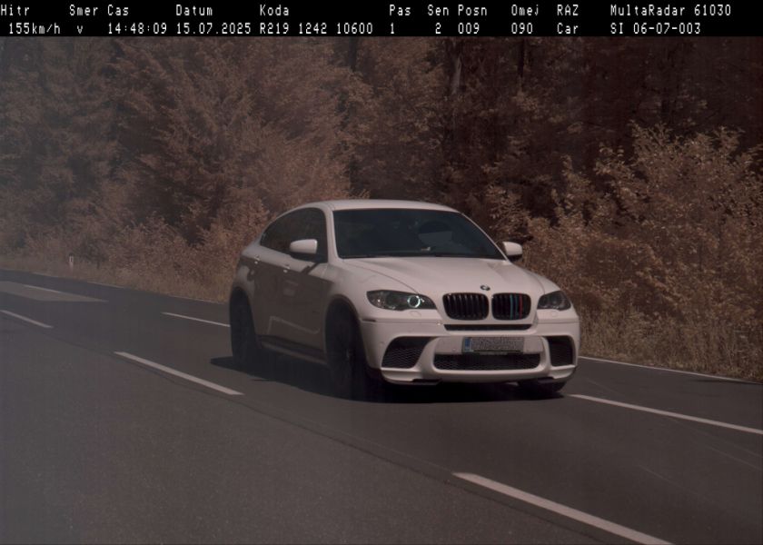 Vozil 155 km/h, dobil 18 kazenskih točk