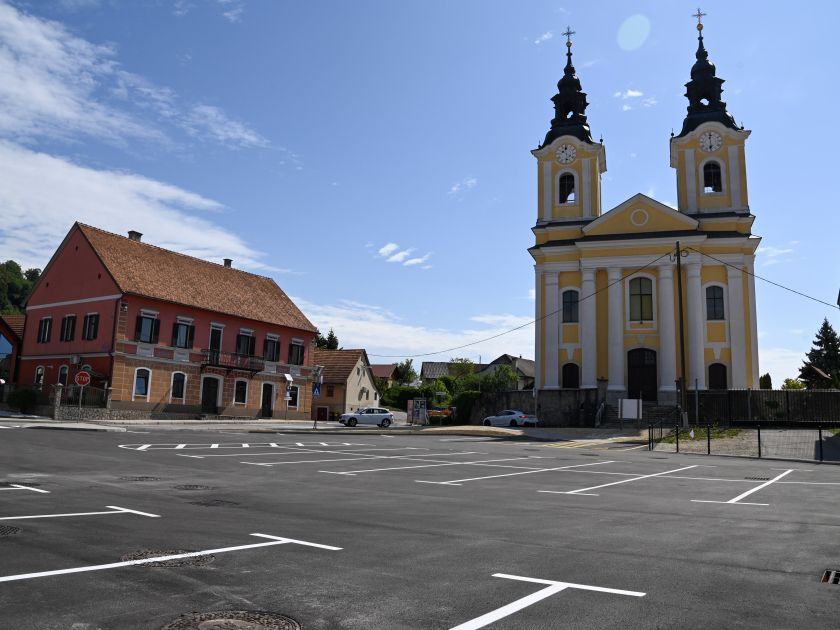 Zaključena izgradnja parkirišča na Raki