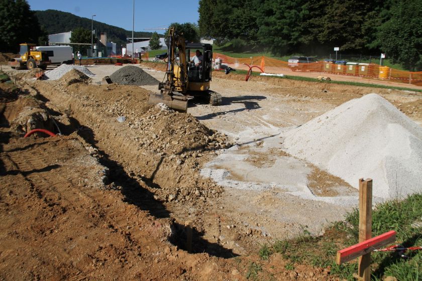 Pri Osnovni šoli Trebnje dodatna parkirna mesta