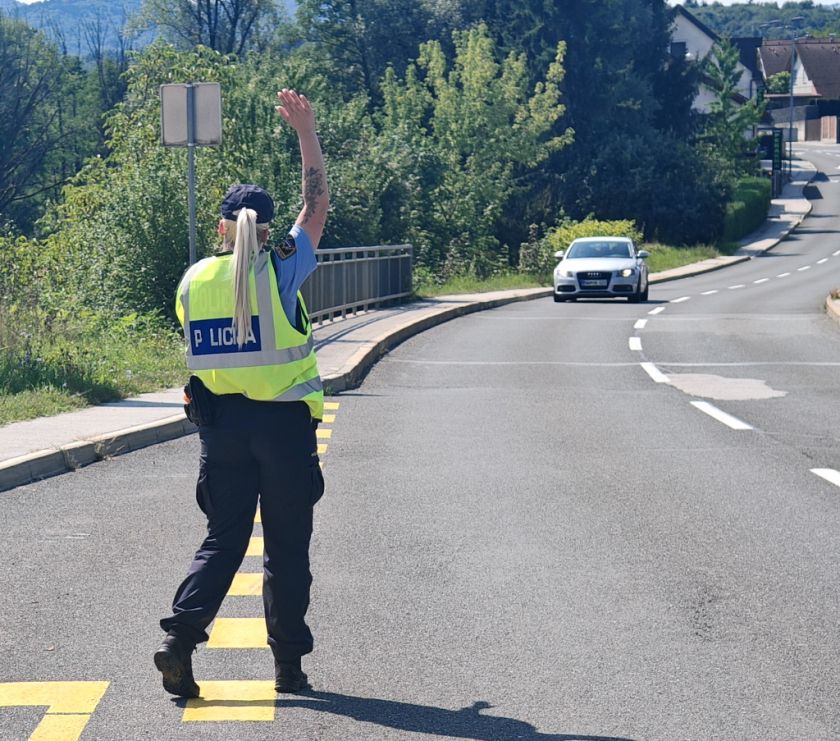 Na našem območju več kot 500 prekoračitev hitrosti