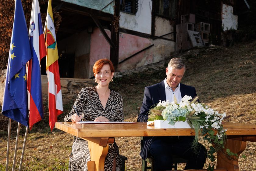 Za prenovo Kozinove zidanice novomeški občini  skoraj milijon sofinancerskih sredstev