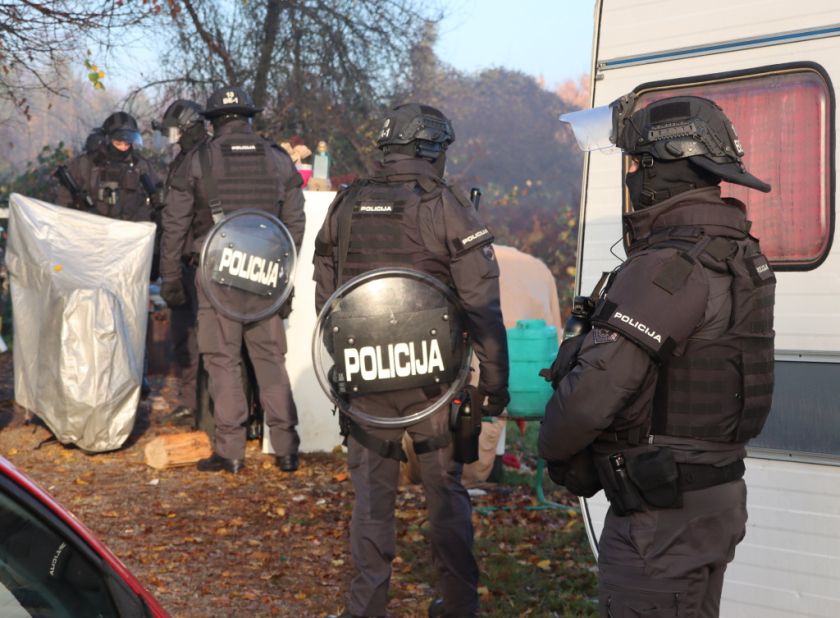 Novomeški policisti uspešno preiskali kazniva dejanja