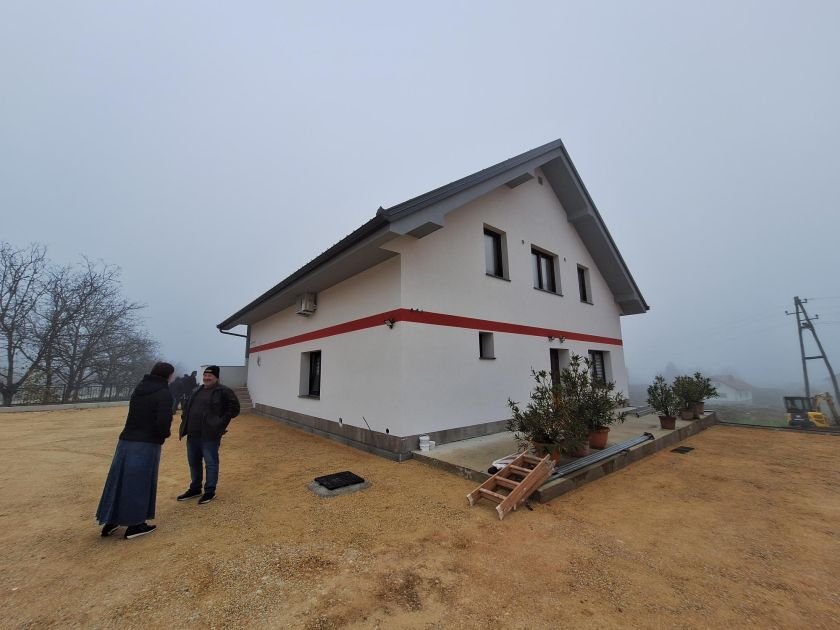 Večnamenski dom Arnovo selo bo nudil nadomestne prostore učencem OŠ Artiče