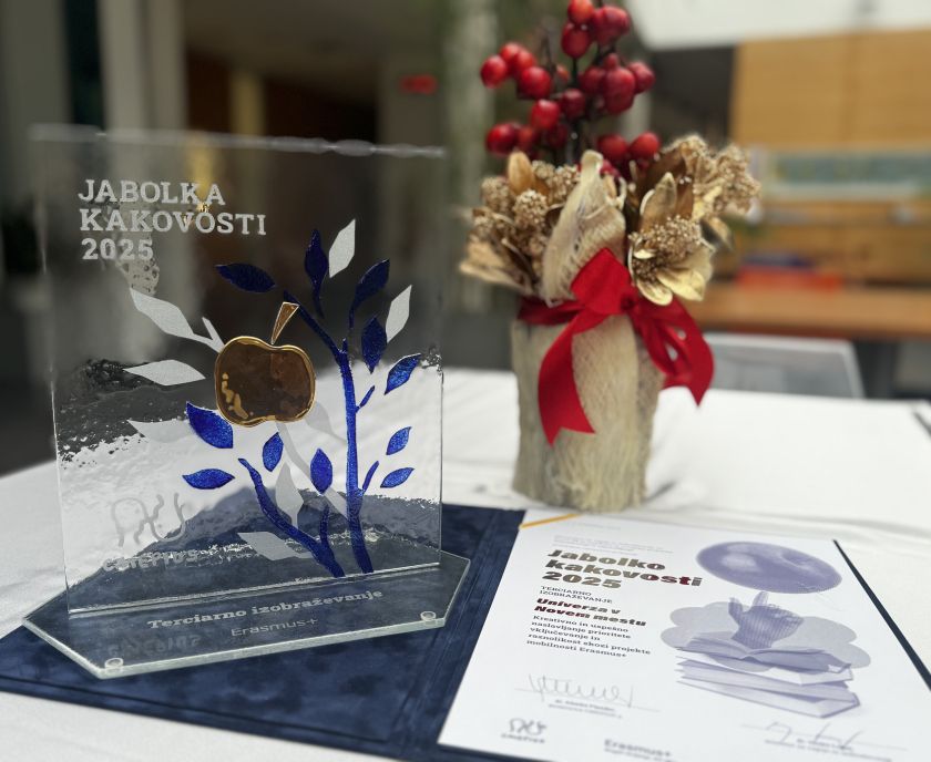 Univerza v Novem mestu je prejela nagrado Jabolko kakovosti