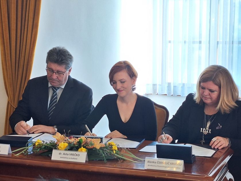 Podpis pogodbe o upravljanju gradu Pišece