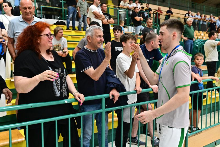 KLJUB PORAZU NA TRETJI TEKMI ZA KRKO VEČ KOT USPEŠNA SEZONA