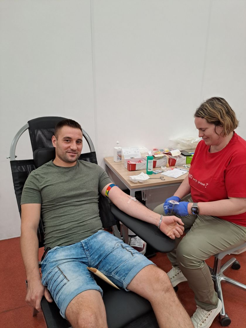 Uspešna terenska krvodajalska akcija v Šentjerneju