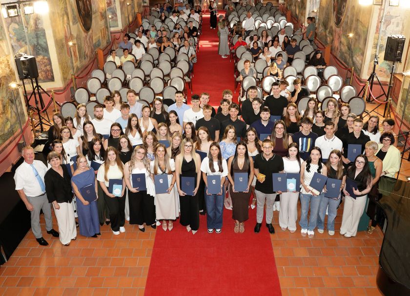 Svečana podelitev maturitetnih spričeval na SIC Brežice