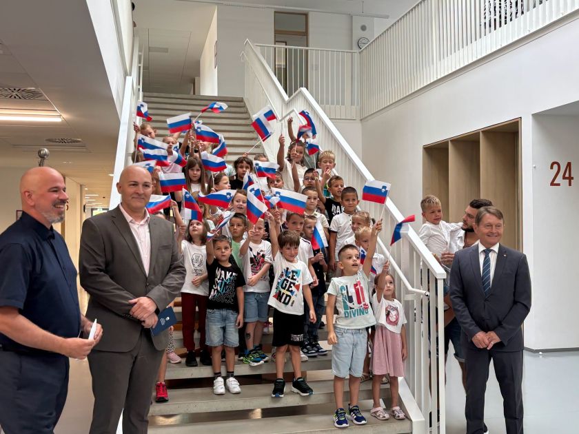 Na OŠ Loka pozdravili 55 prvošolcev