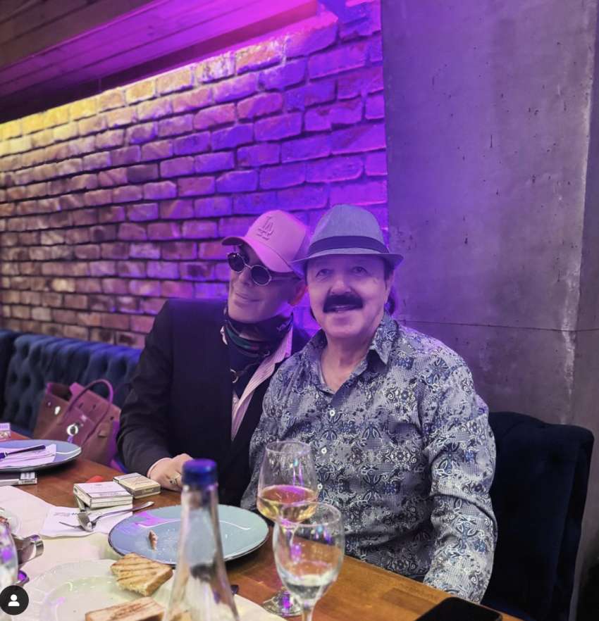 Haris Džinović in Boki 13 sta se po več kot desetletju znova srečala na večerji, kjer sta uživala v dobri hrani in prijetnem pogovoru ...