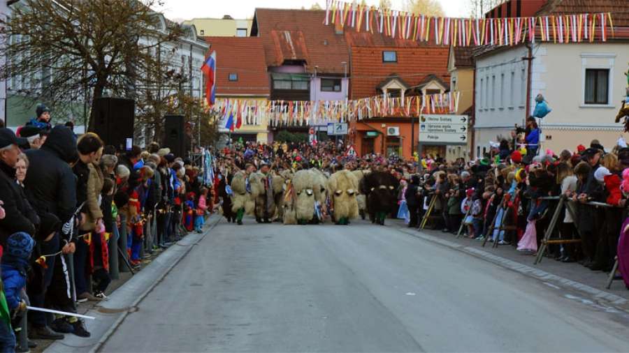 pust-karneval-sostanj-kurenti