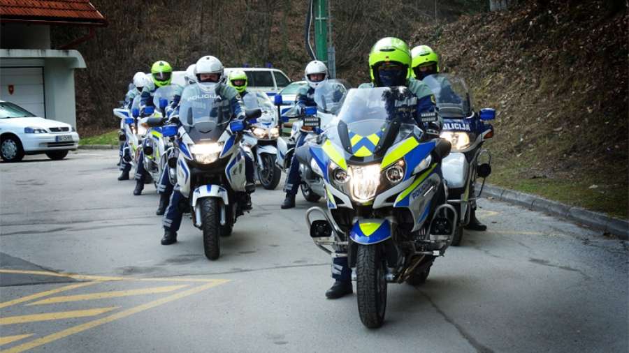 policija motoristi