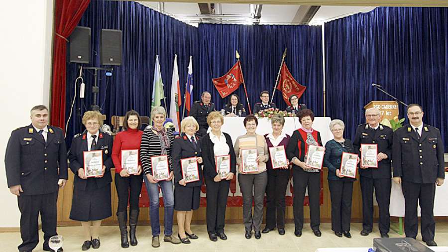 PGD Gaberke občni zbor-veteranke_gaberke