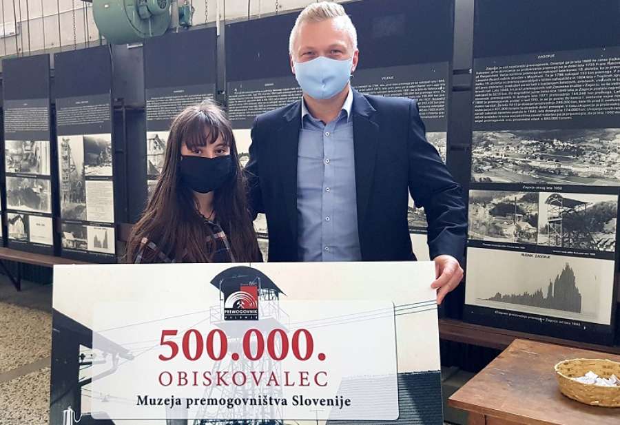 Pol milijona obiskovalcev