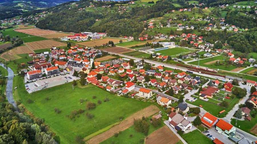 Šmartno-ob-Paki_panorama__foto_tomo-jeseničnik_visitsavinjska-(15)