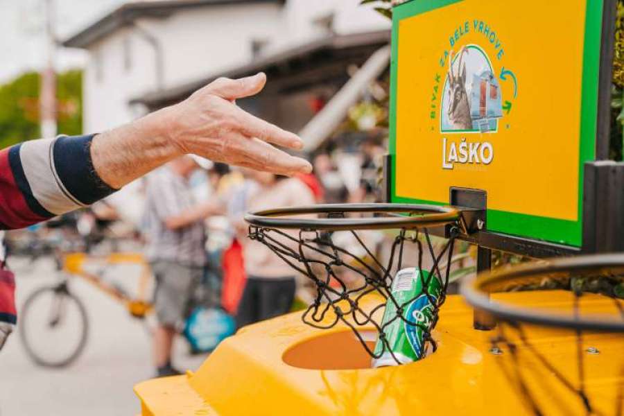 Projekt Laško Bivak za bele vrhove. Vaša zabava danes pomeni zavetje jutri