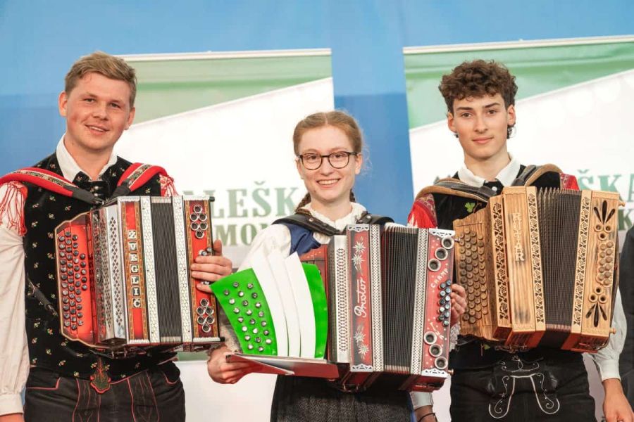SALESKA HARMONIKA