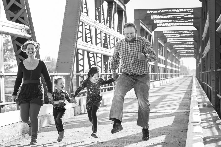family-1542595_1280