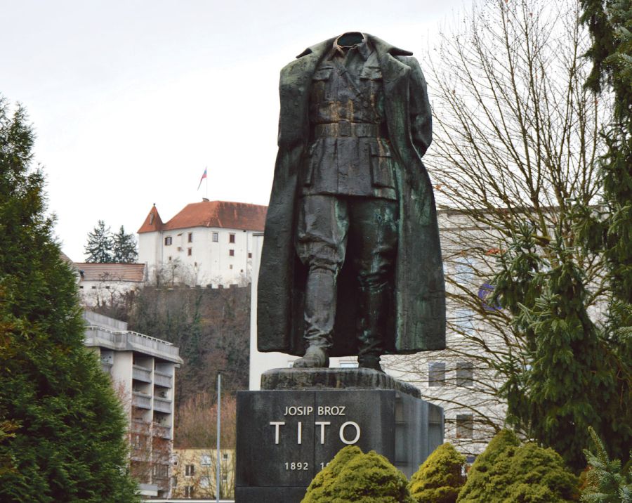 titov-spomenik-vandalizem-2760