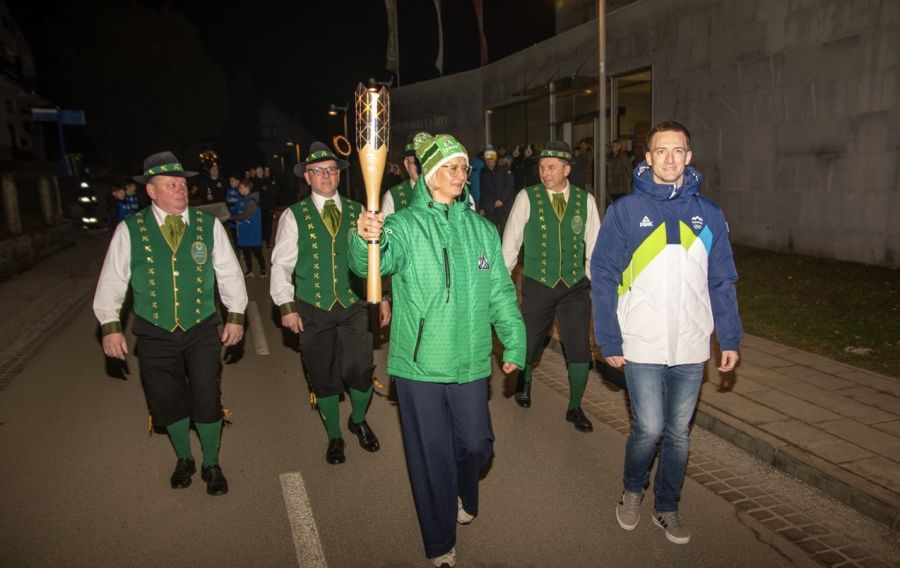 att.q-u0eCafzPTur9mdUbN53gNNS5Q3wAAr2dqculIZzfo