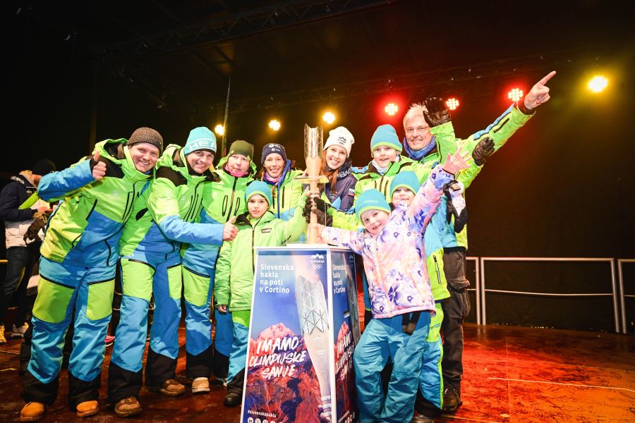 mom_szm_olimpijska_bakla_snezni_stadion_arena_maribor_