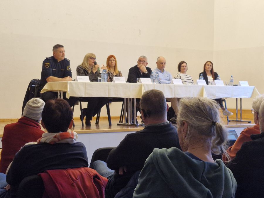 okrogla miza - invalidi smartno