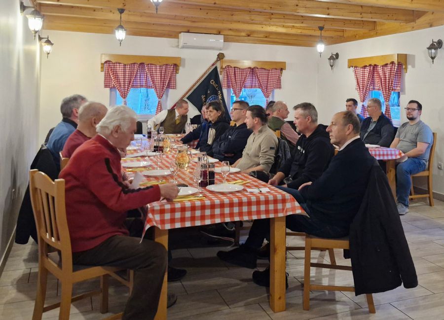 cebelarska-druzina-smartno