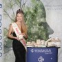 Maja Zupan, miss Slovenije 2017, obraz blagovne znamke Jasmin nature,  je Tosamine izdelke predstavila tudi nekaterim obiskovalcem koncerta.