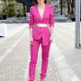 Novinarka Kaja Flisar si zasluži velik plus za izbiro tega kostima Patricia Pie v skoraj neonsko roza barvi. Bravo!