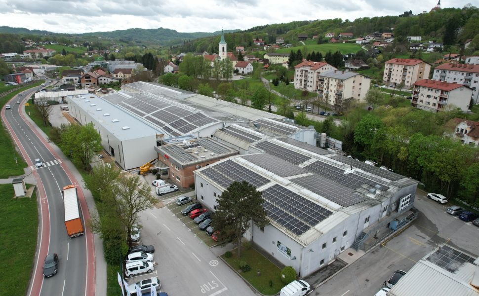 Koraki v svetlejšo prihodnost: Ko sonce poganja razvoj