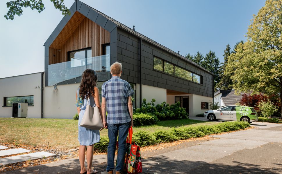 Energija plus: dobavitelj energije z ugodnostmi in zeleno prihodnostjo