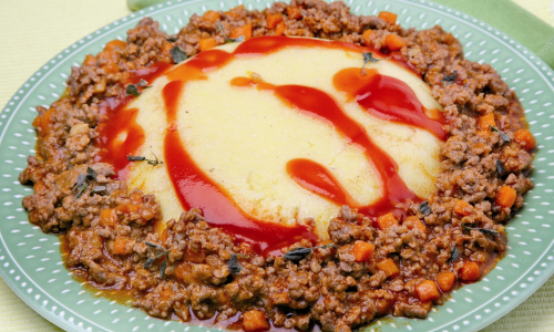 Polenta z mesno omako po italijansko